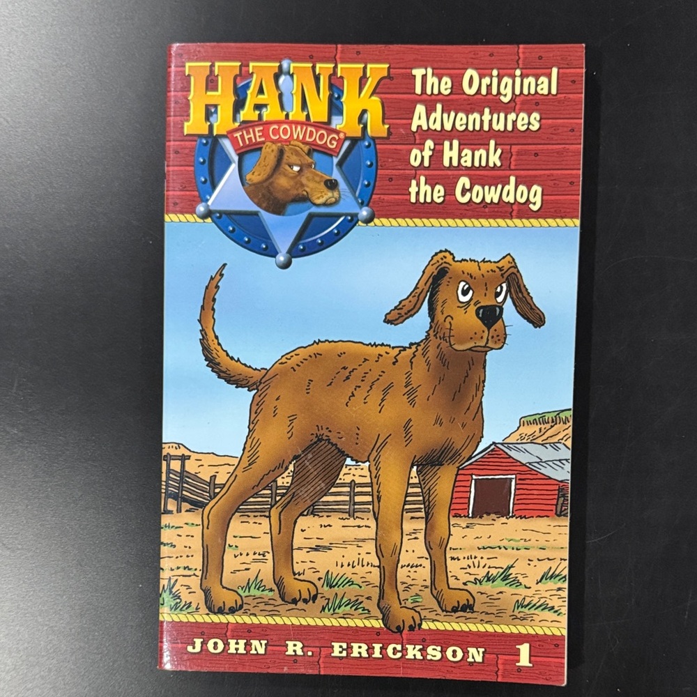 Hank the Cowdog #1: The Original Adventures of Hank the Cowdog - Paperback Novel